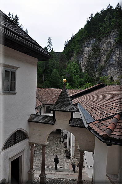 foto Santuario di San Romedio